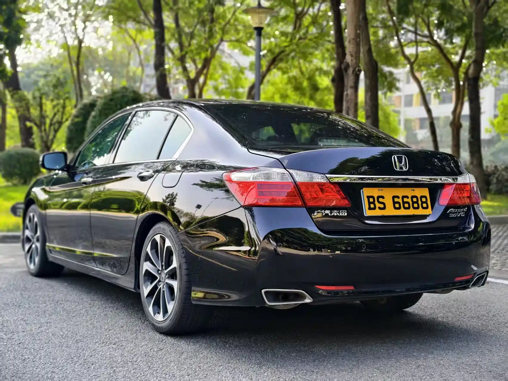 Photo 10 - Honda Accord