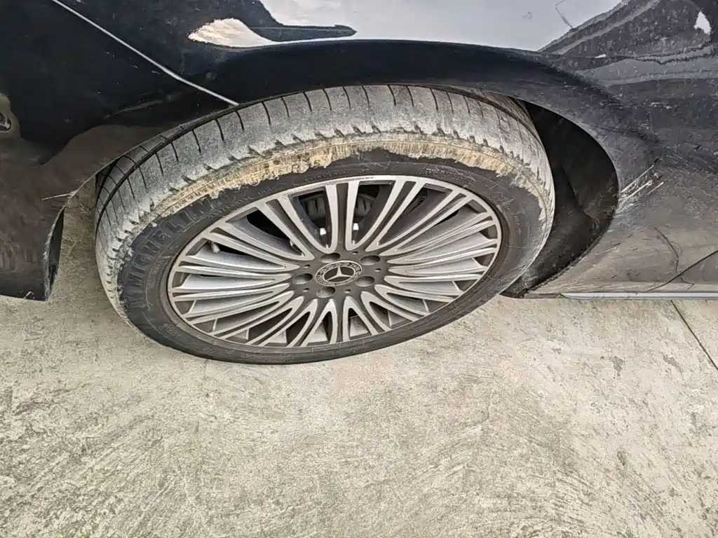 Фото 23 - Mercedes-Benz E-Class