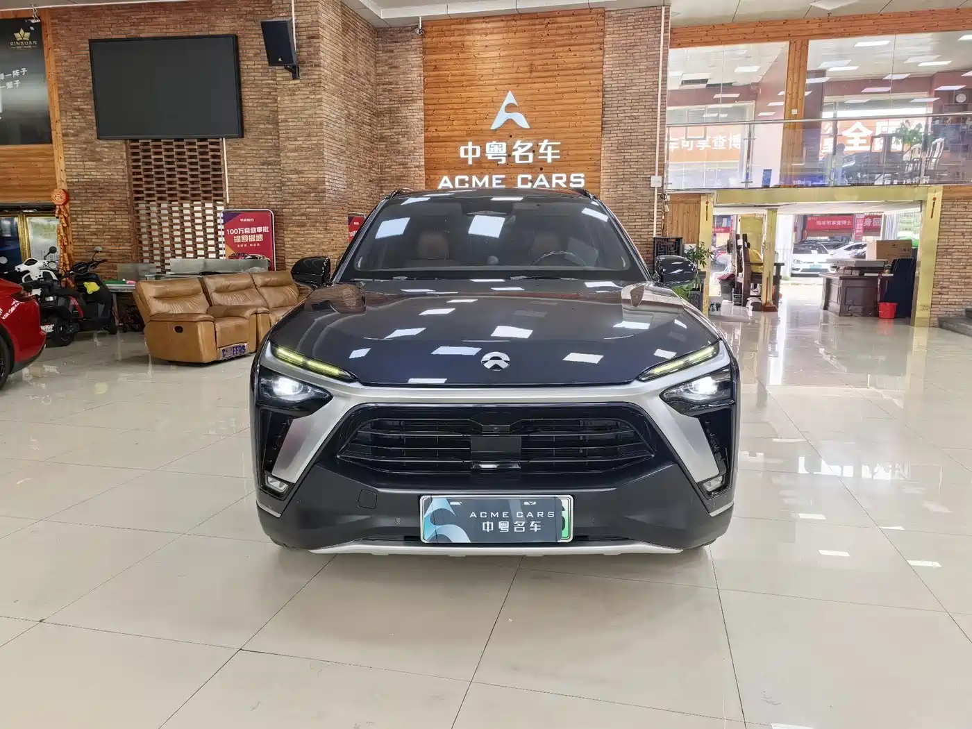 Фото 2 - NIO ES8