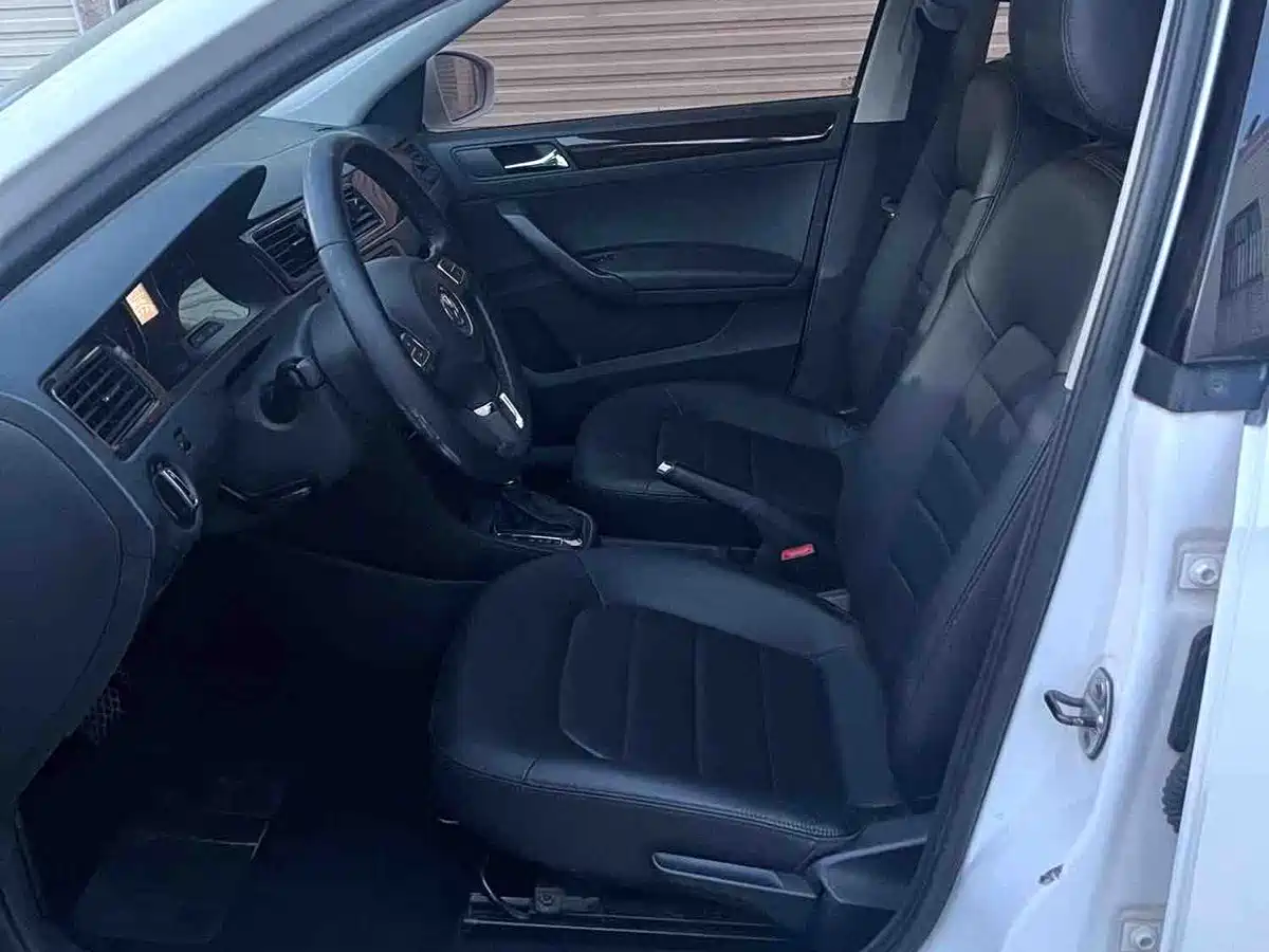 Volkswagen Santana 2014 2013 Model 1.6L Automatic Luxury Edition