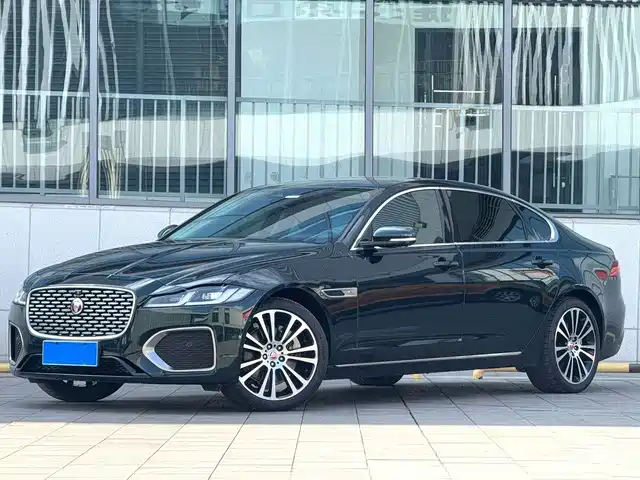 Jaguar XFL 2.0T P250, Моноприводный, Премиум Люкс
