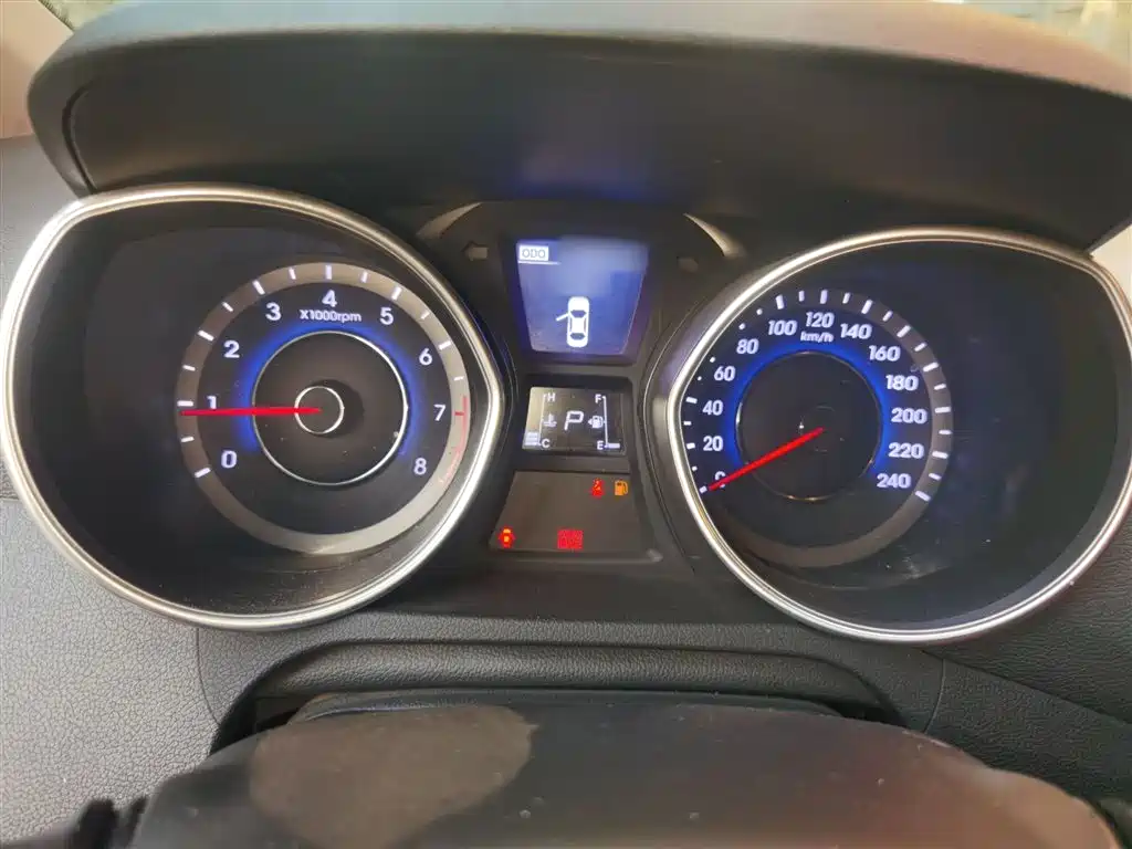 Hyundai Langdong 2016 1.6L Automatic Premium Edition фото 4