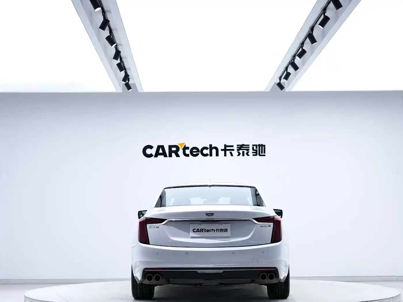 CADILLAC CT6