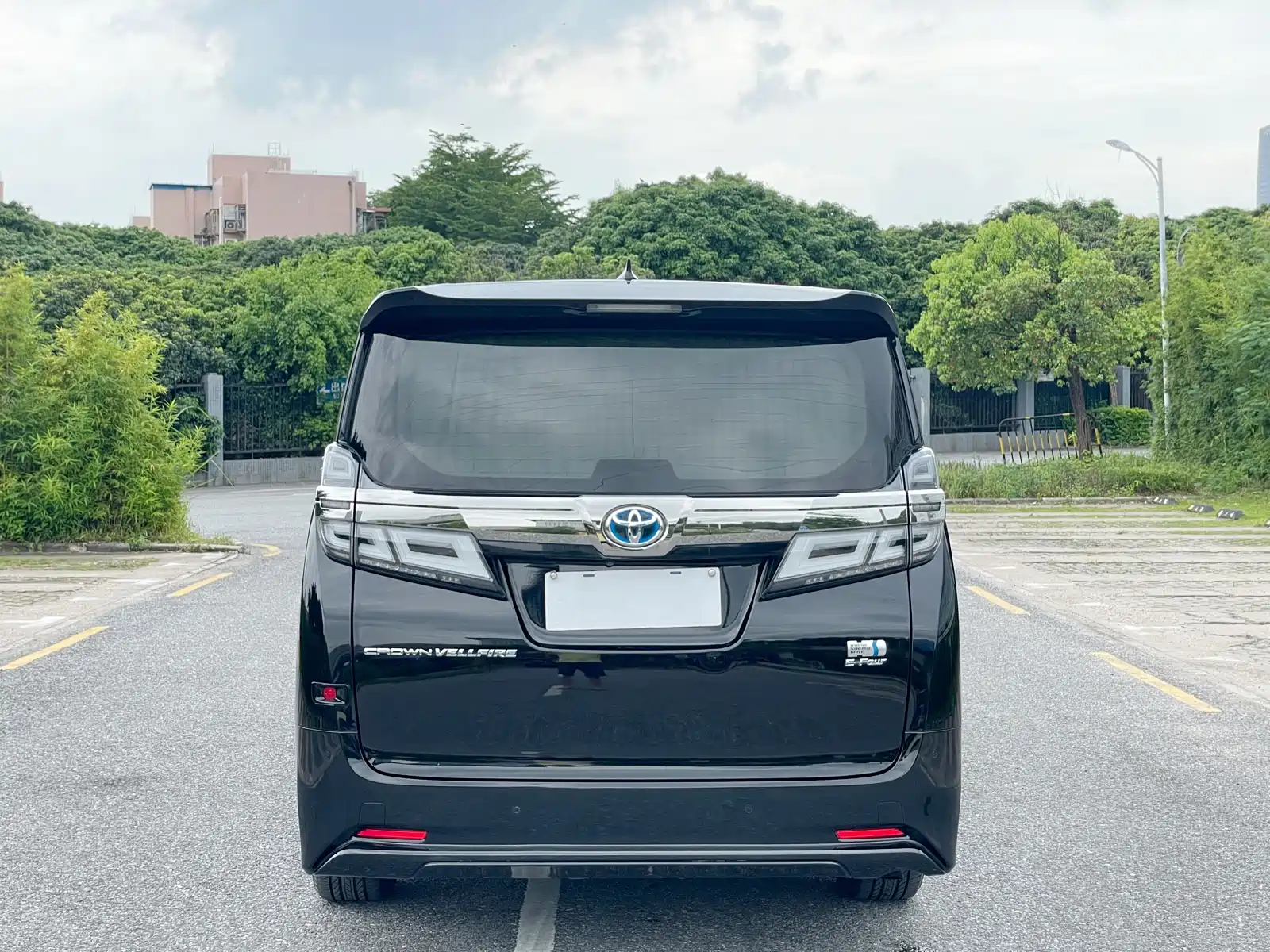 Фото 12 - Toyota Vellfire
