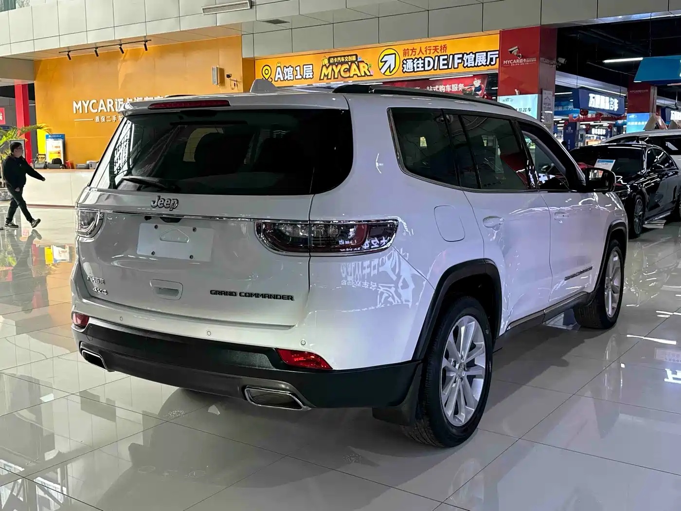 JEEP GRAND COMMANDER