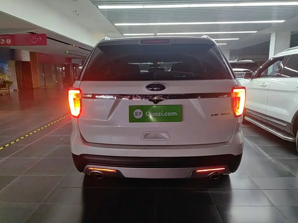 صورة 6 - Ford Explorer (Import)
