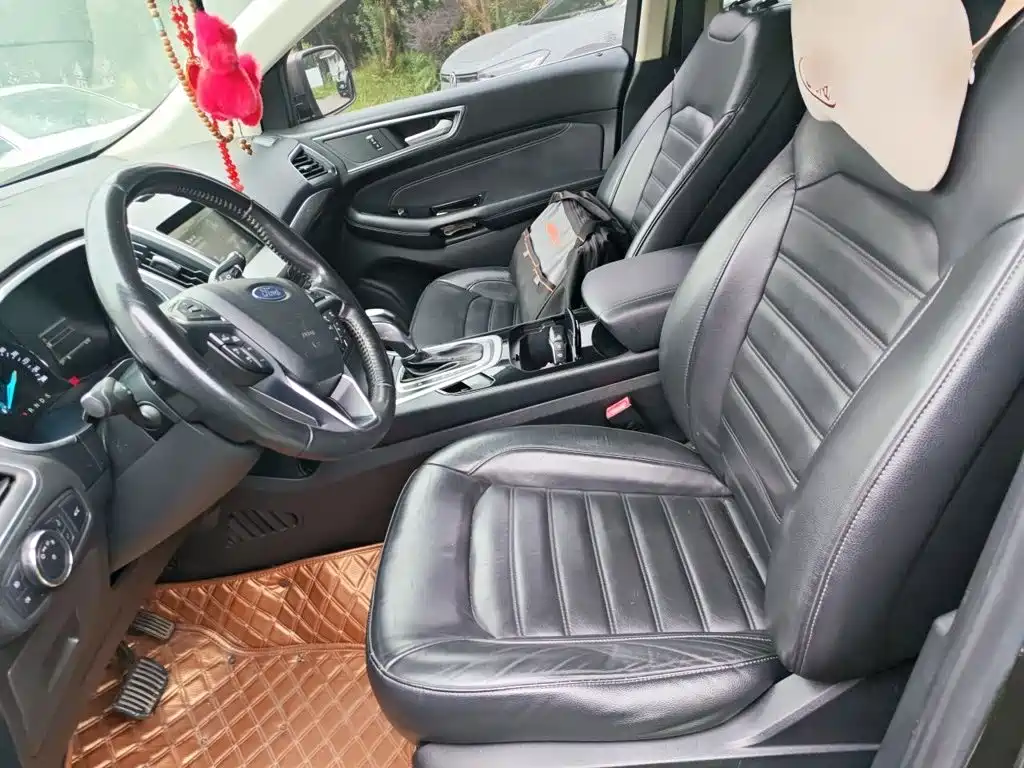 Фото 16 - Ford Edge