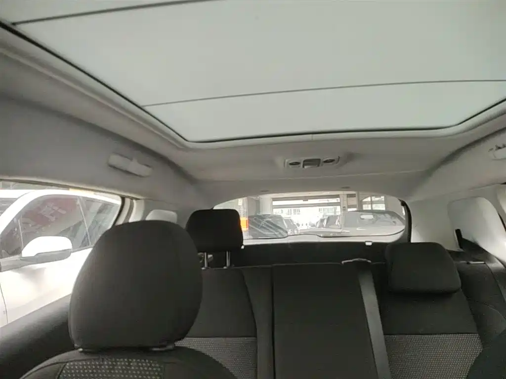 Peugeot 2008 2014 1.6L Automatic Fashion Edition фото 18