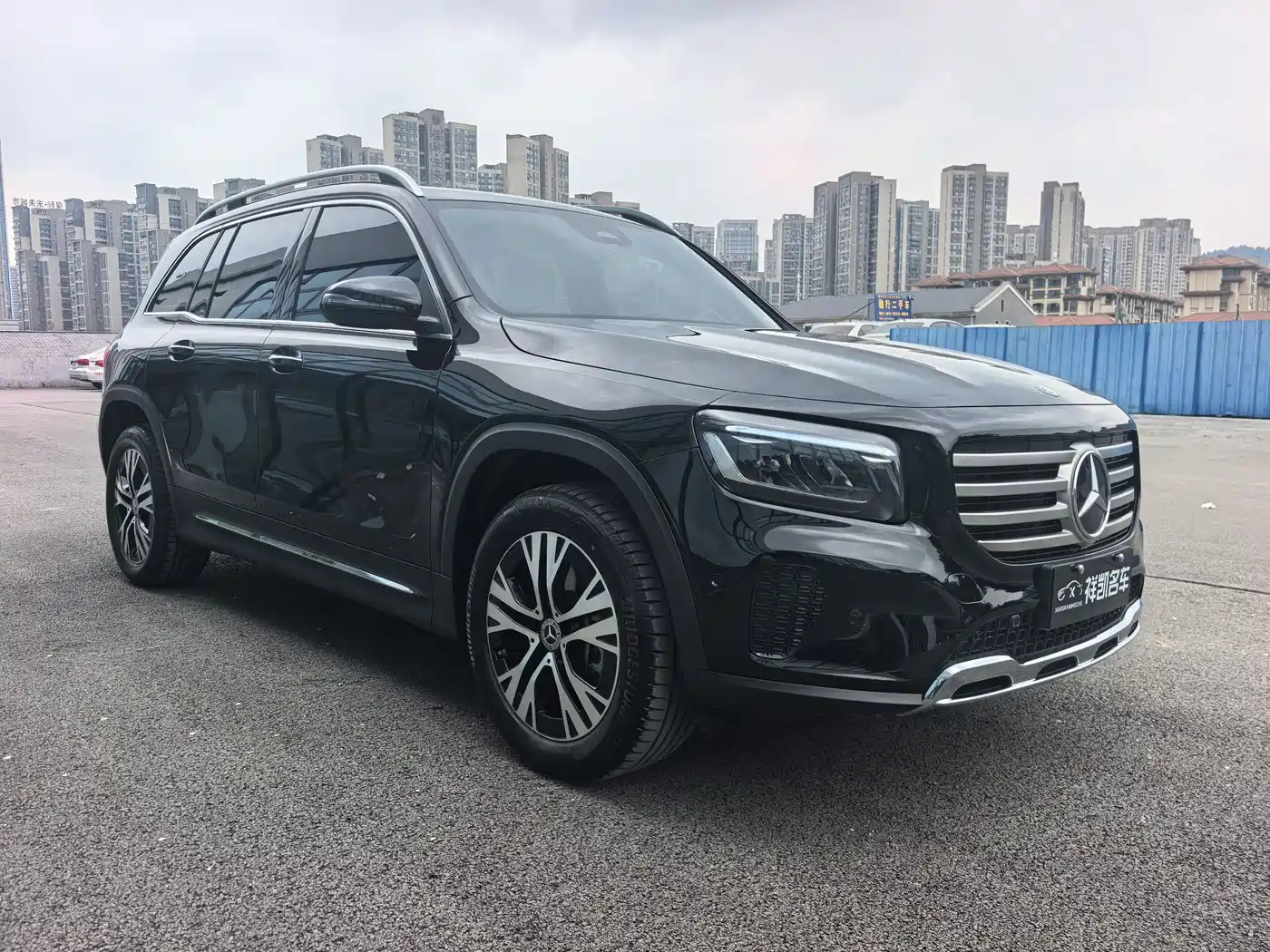 MERCEDES-BENZ GLB