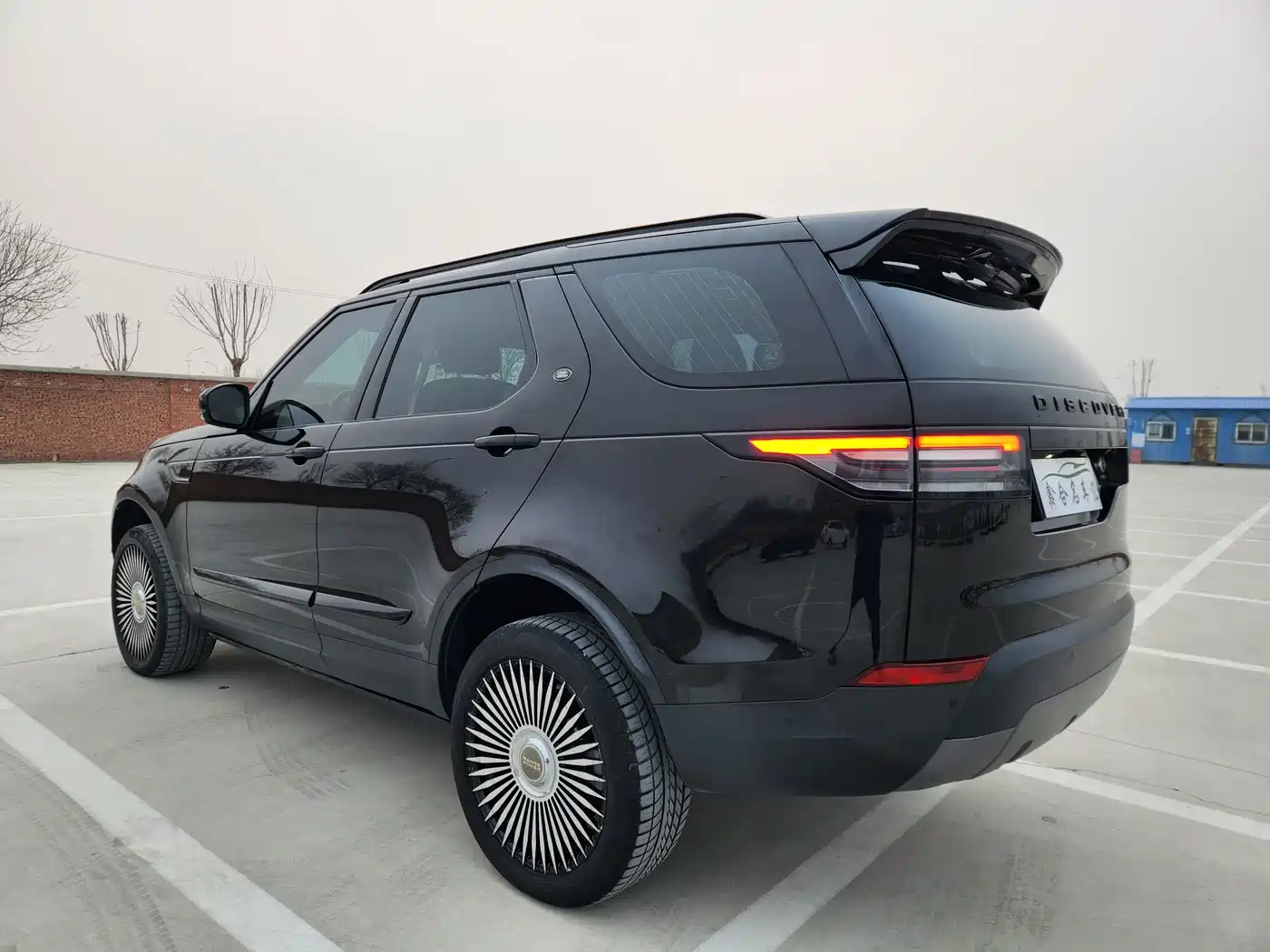 Land Rover Discovery 2019 3.0 SC V6 SE фото 6