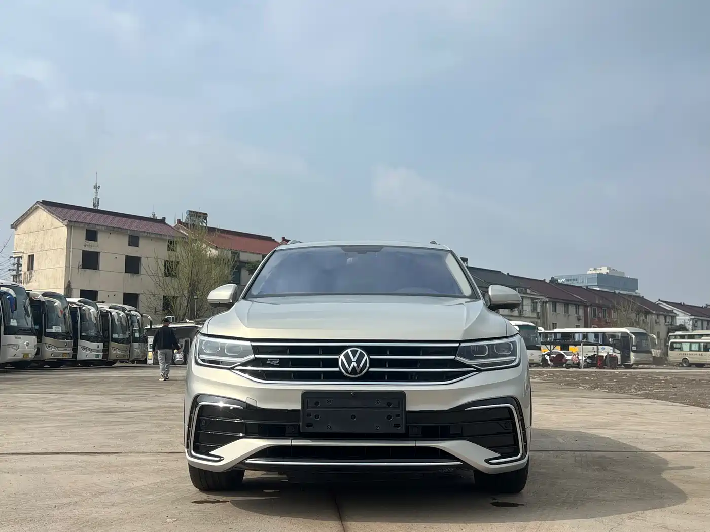 Volkswagen Tiguan L 2022 330TSI Auto 2WD R-Line Premium Edition фото 2