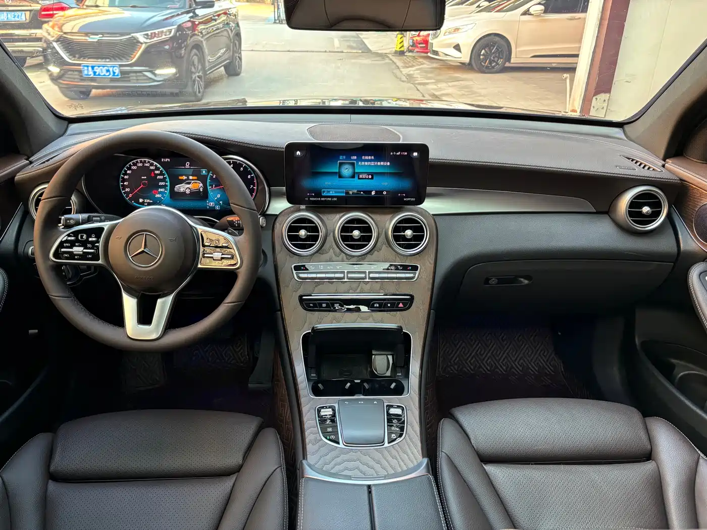 MERCEDES-BENZ GLC