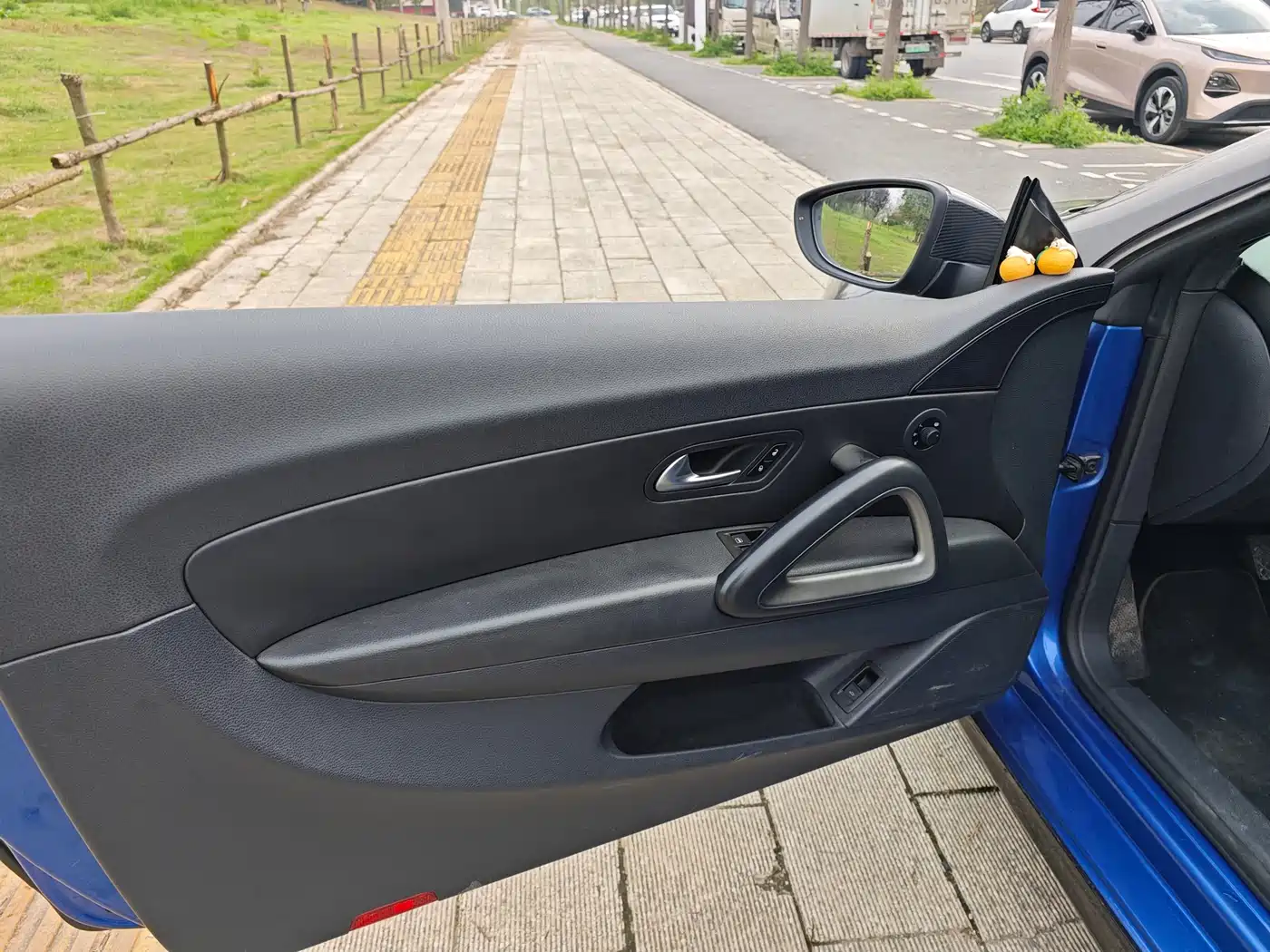 Volkswagen Scirocco 2010 2.0TSI Sport Edition фото 10