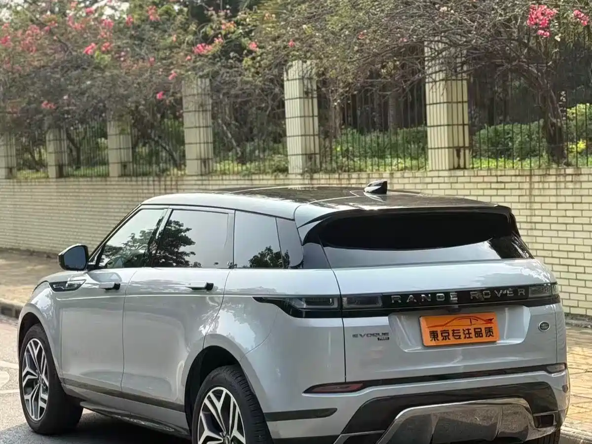Land Rover Range Rover Evoque 2023 Range Rover Evoque L 249PS Luxury Edition фото 3