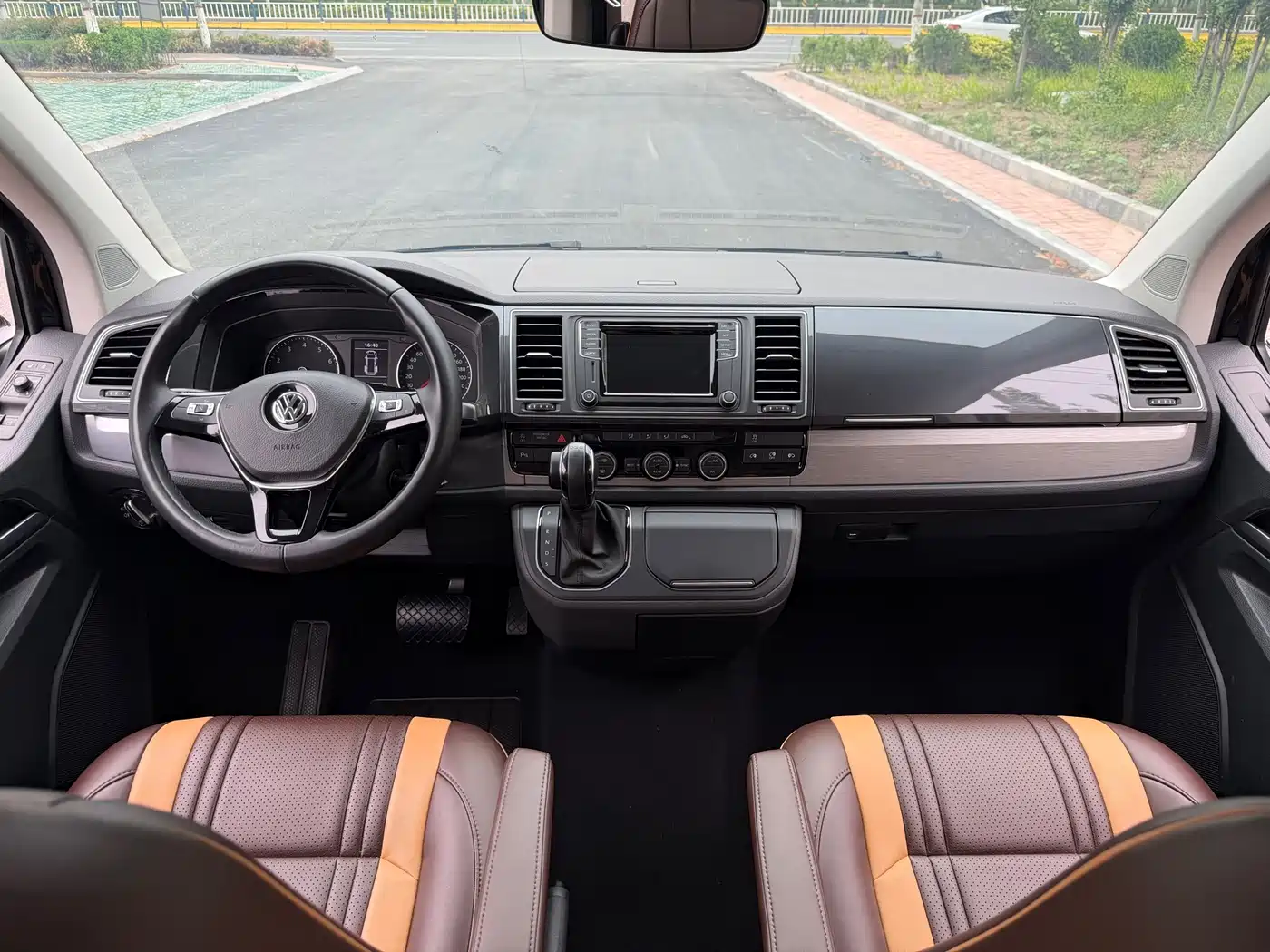 Volkswagen Caravelle 2019 2.0TSI 4WD Luxury 7-seater фото 8