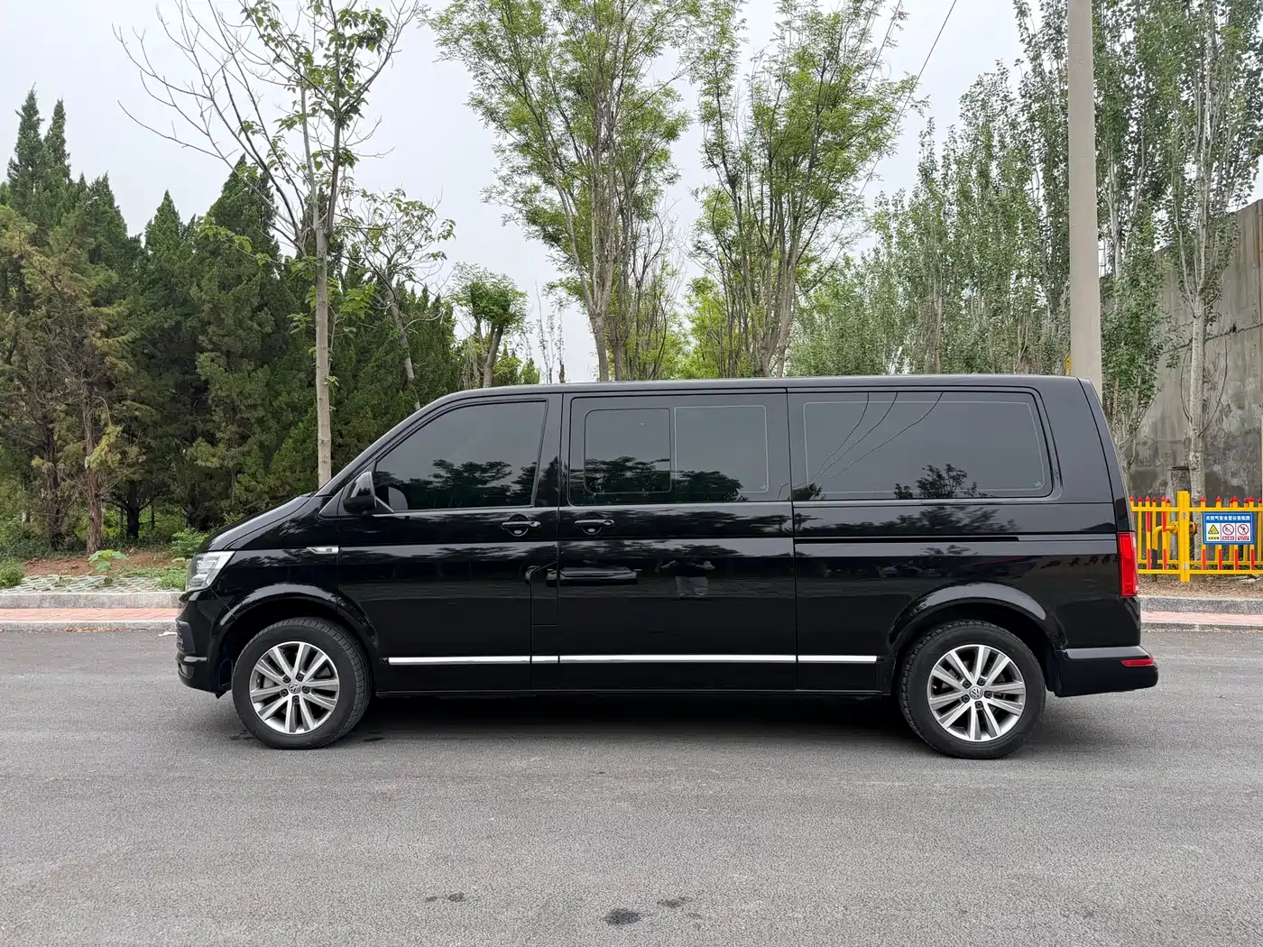 Volkswagen Caravelle 2019 2.0TSI 4WD Luxury 7-seater фото 4