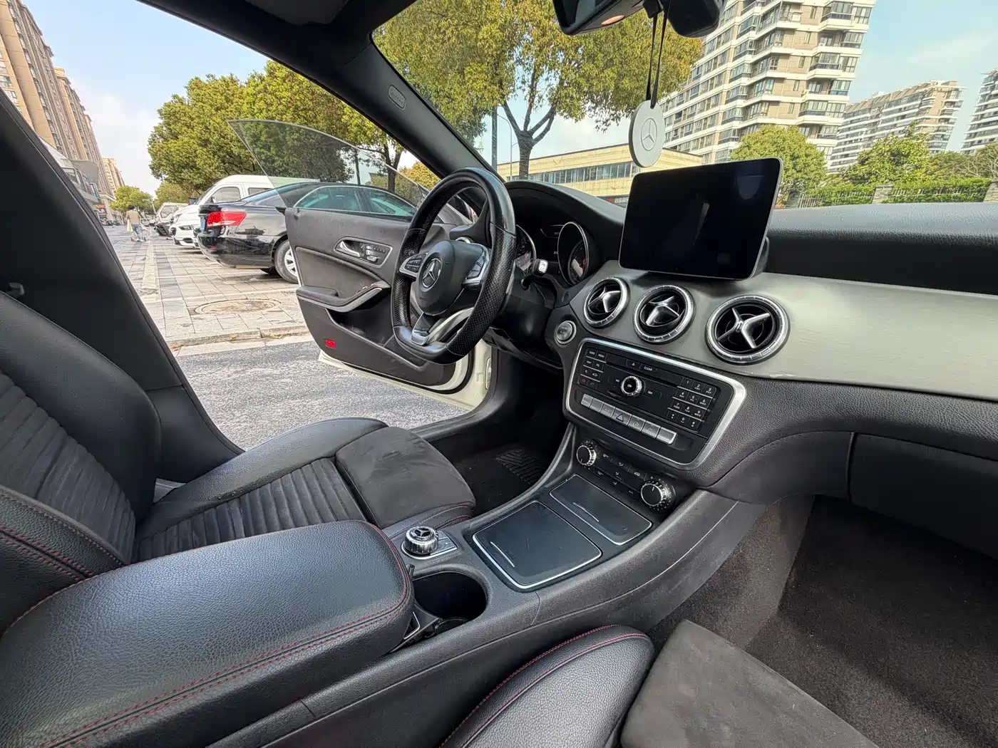 Mercedes-Benz CLA (Import) 2017 CLA 220 4MATIC фото 11
