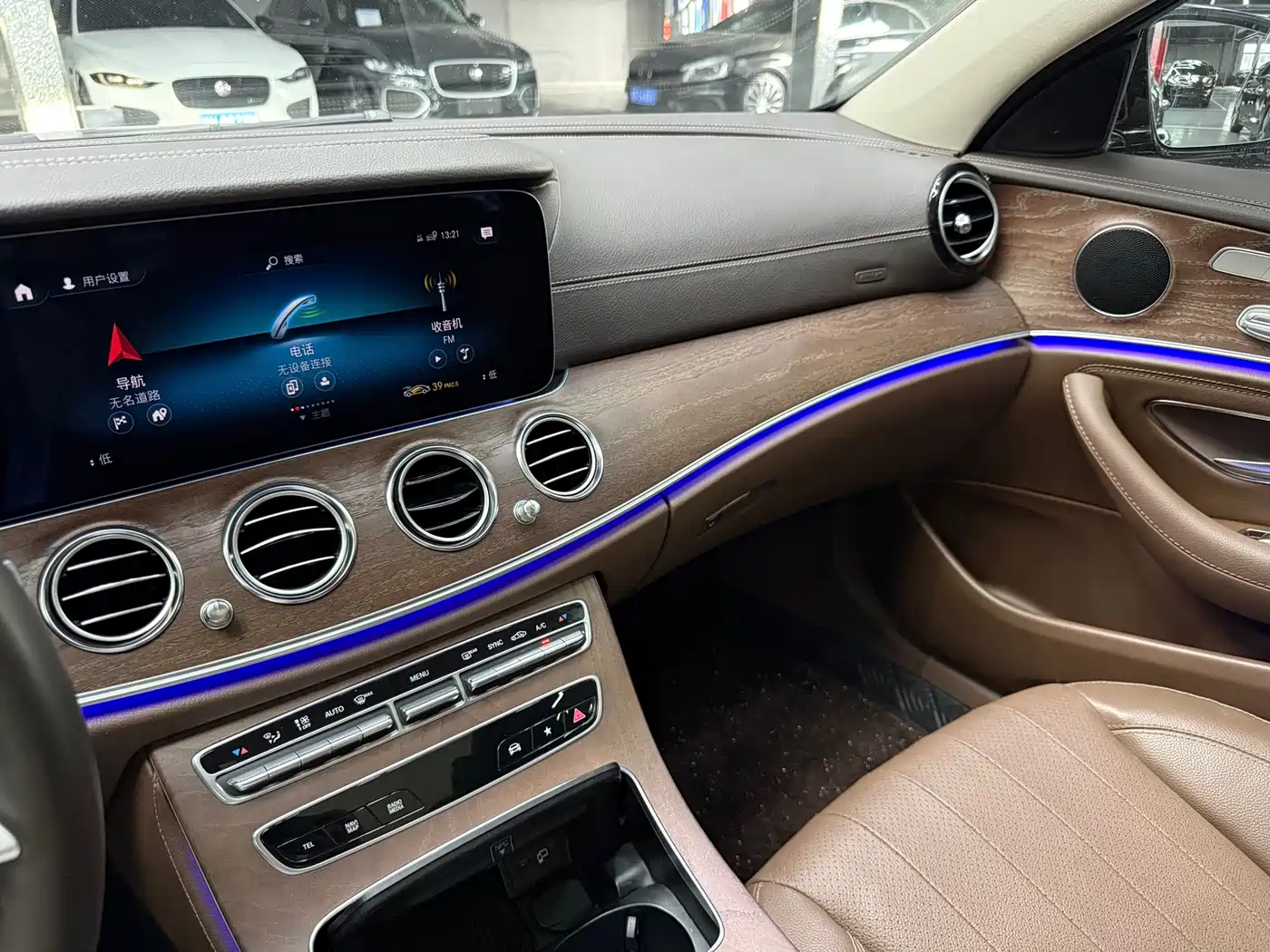 Mercedes-Benz E-Class 2023 E 300 L Fashion фото 15