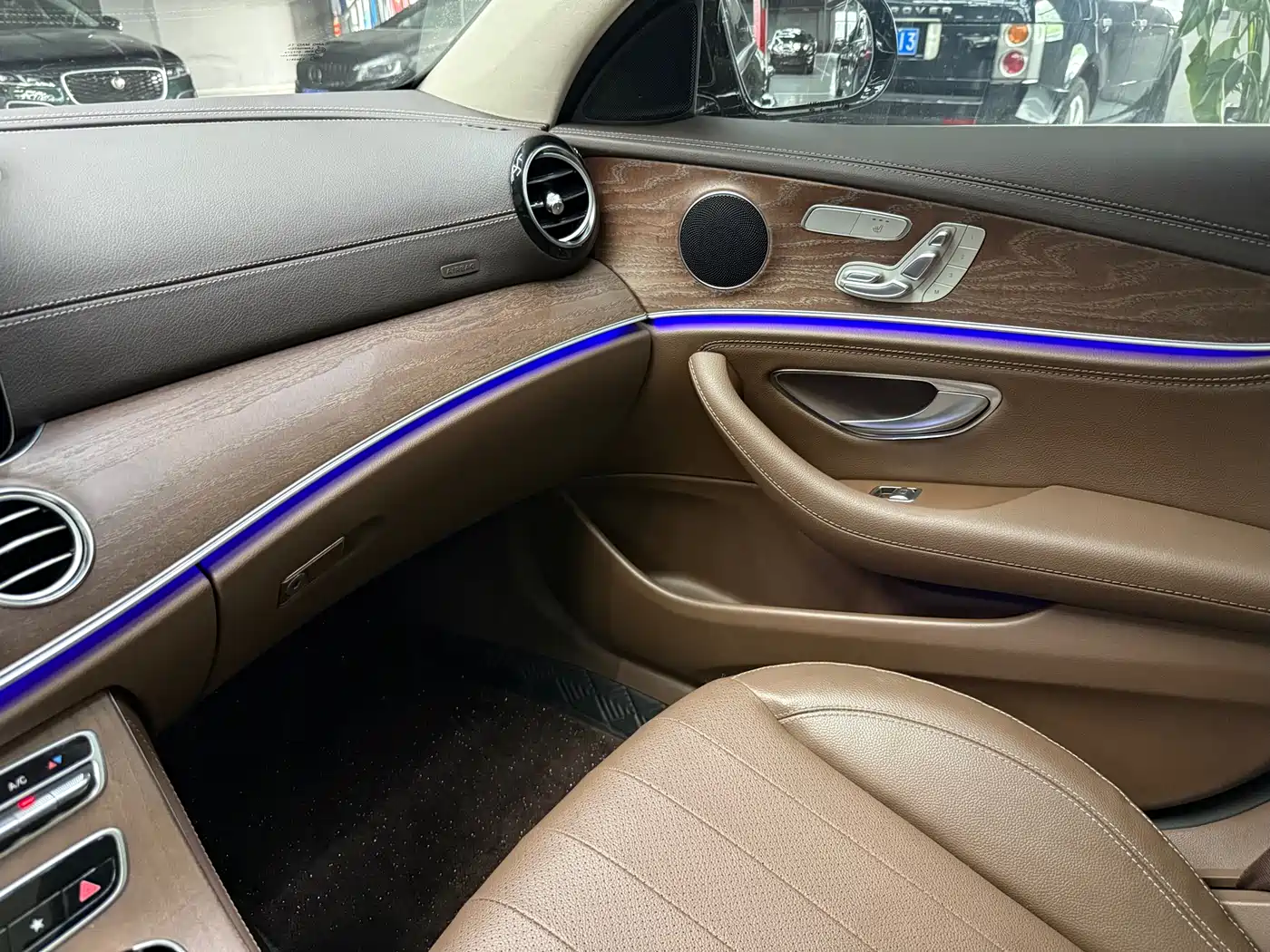 Mercedes-Benz E-Class 2023 E 300 L Fashion фото 16