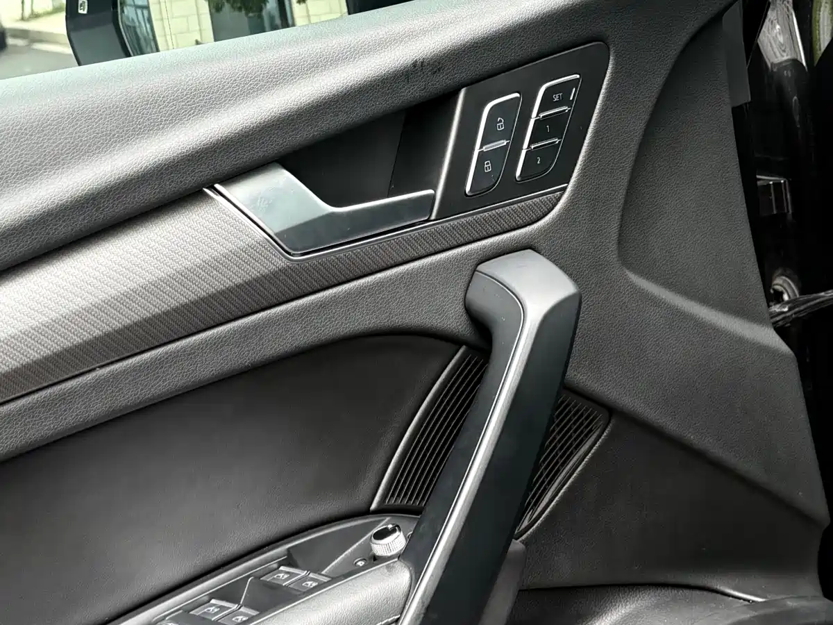 Audi Q5L 2023 45T Luxury Dynamic фото 11