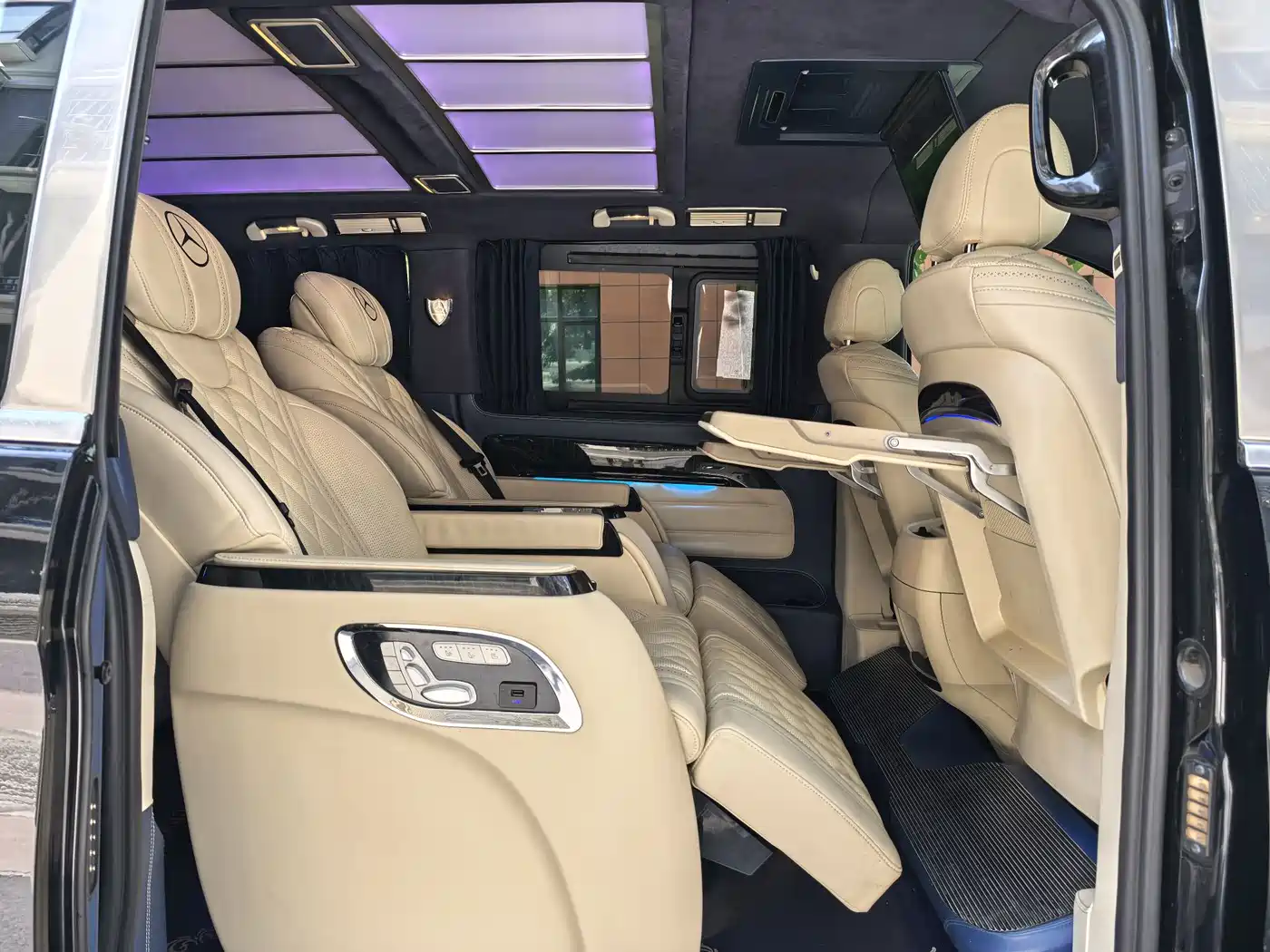 Mercedes-Benz Vito 2021 2.0T Elite 7-Seater фото 12