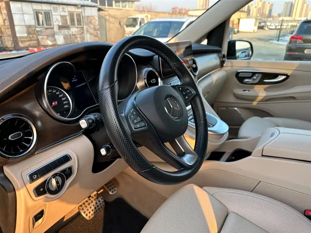 MERCEDES-BENZ V CLASS