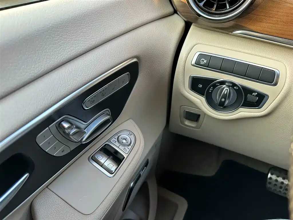 Mercedes-Benz V-Class 2022 V 260 Prestige Edition фото 22