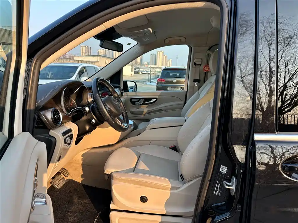 MERCEDES-BENZ V CLASS