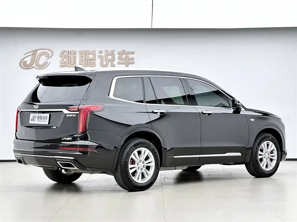 Фото 5 - Cadillac XT6
