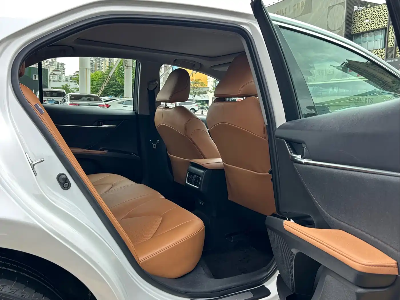 Toyota Camry 2021 2.5G Luxury Edition фото 11