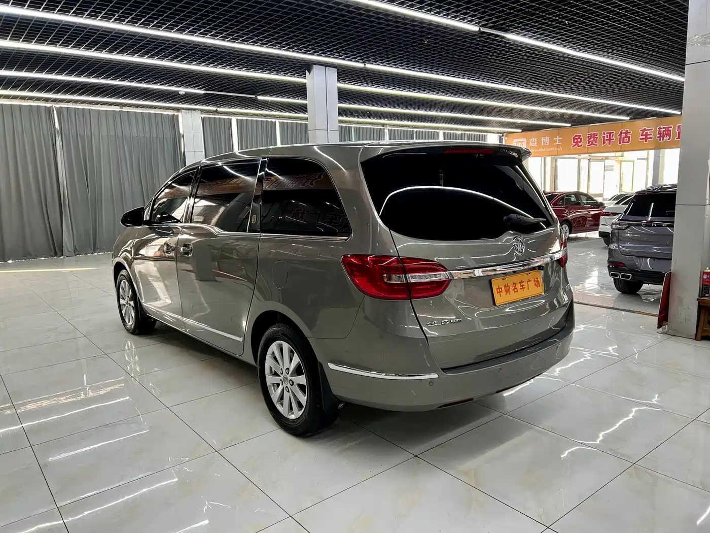 Buick GL8 2017 25S Luxury China V фото 4