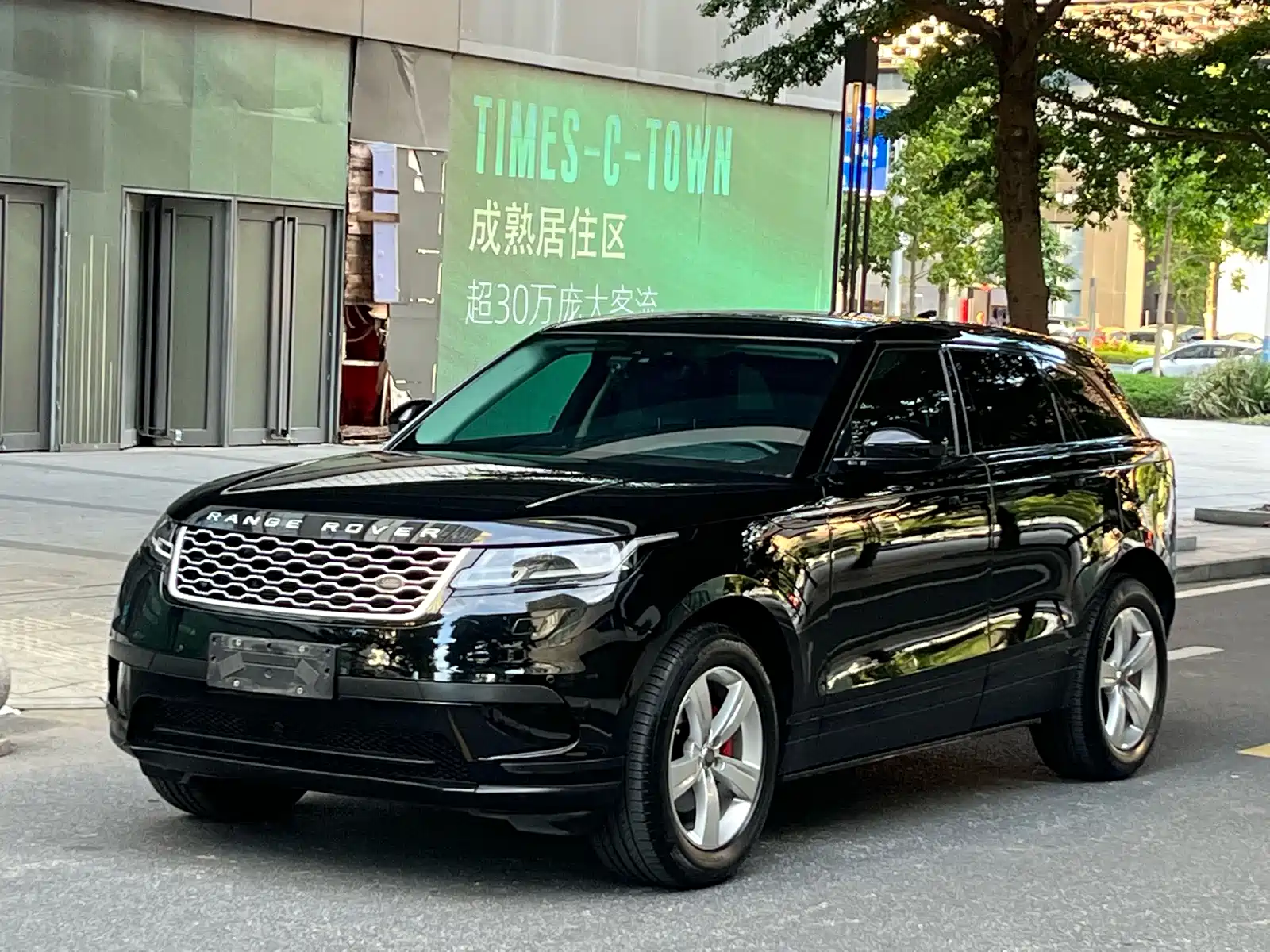 صورة 1 - Land Rover Range Rover Velar