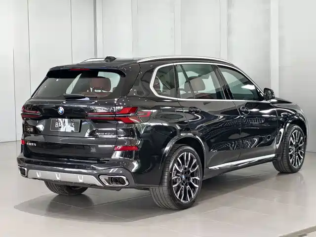 BMW X5 2023 xDrive 40Li M Sport Package — фото 3
