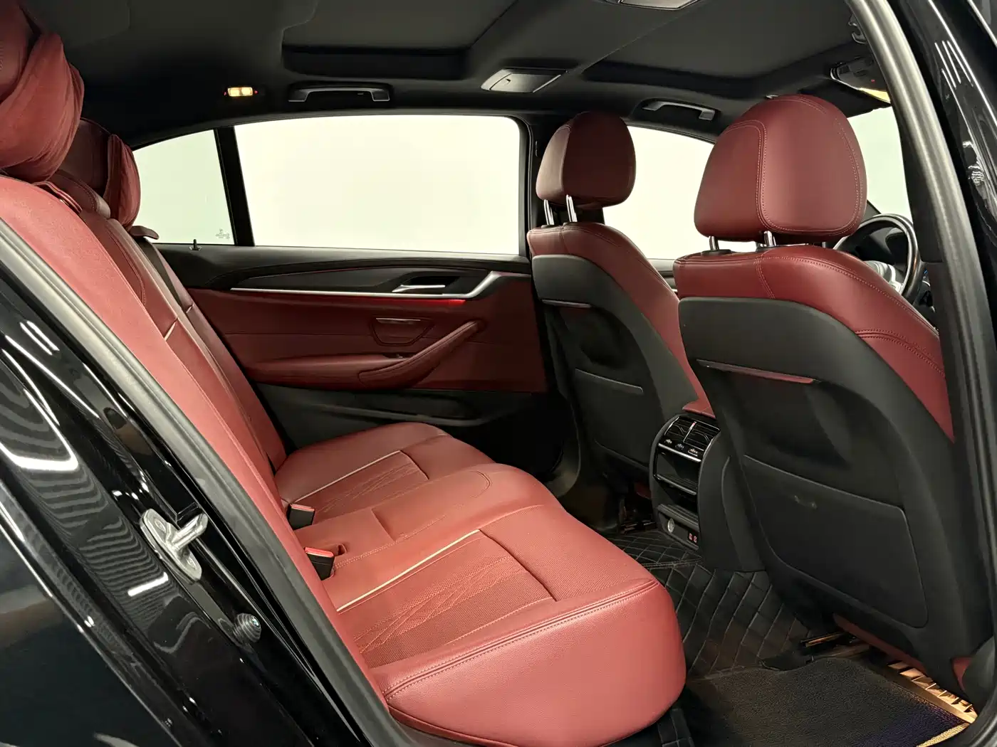 BMW 5 Series 2022 530Li Leading M Sport Package фото 7