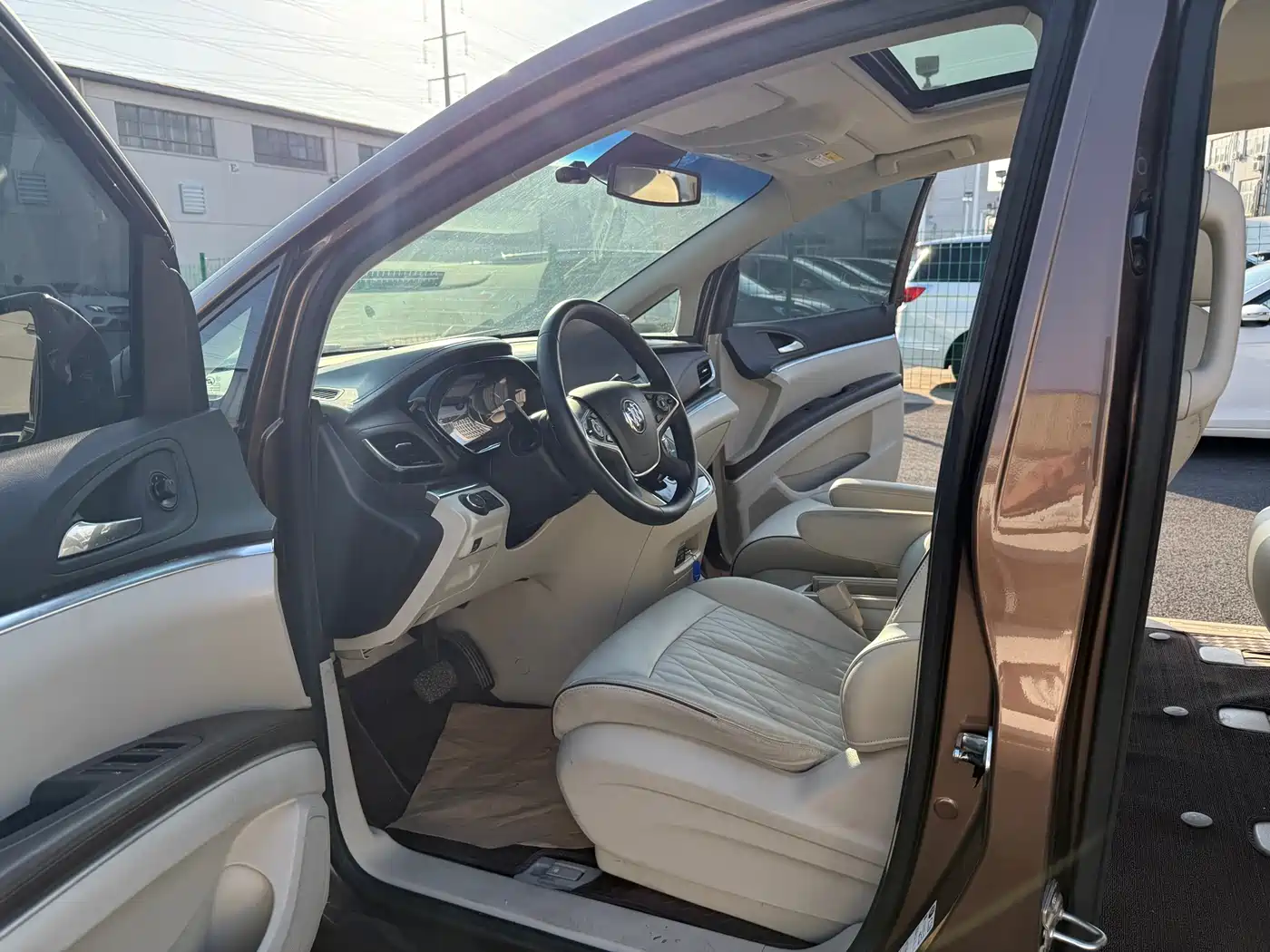 Buick GL8 2021 Land Business Class 652T Luxury фото 12