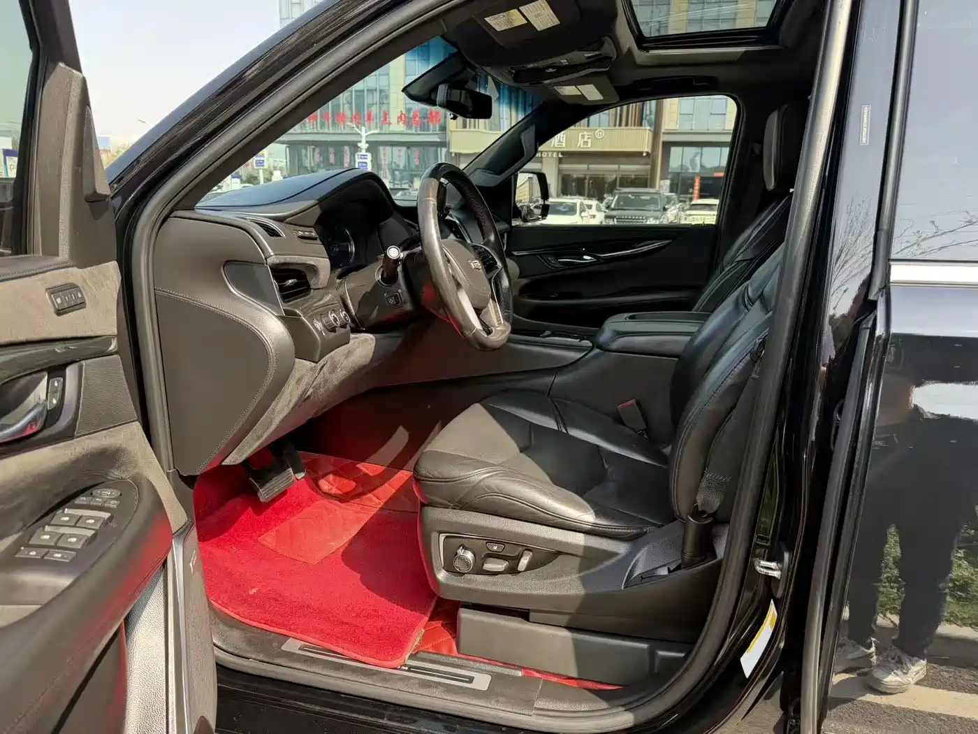 Cadillac Escalade 2017 6.2L ESV Platinum Extended фото 12