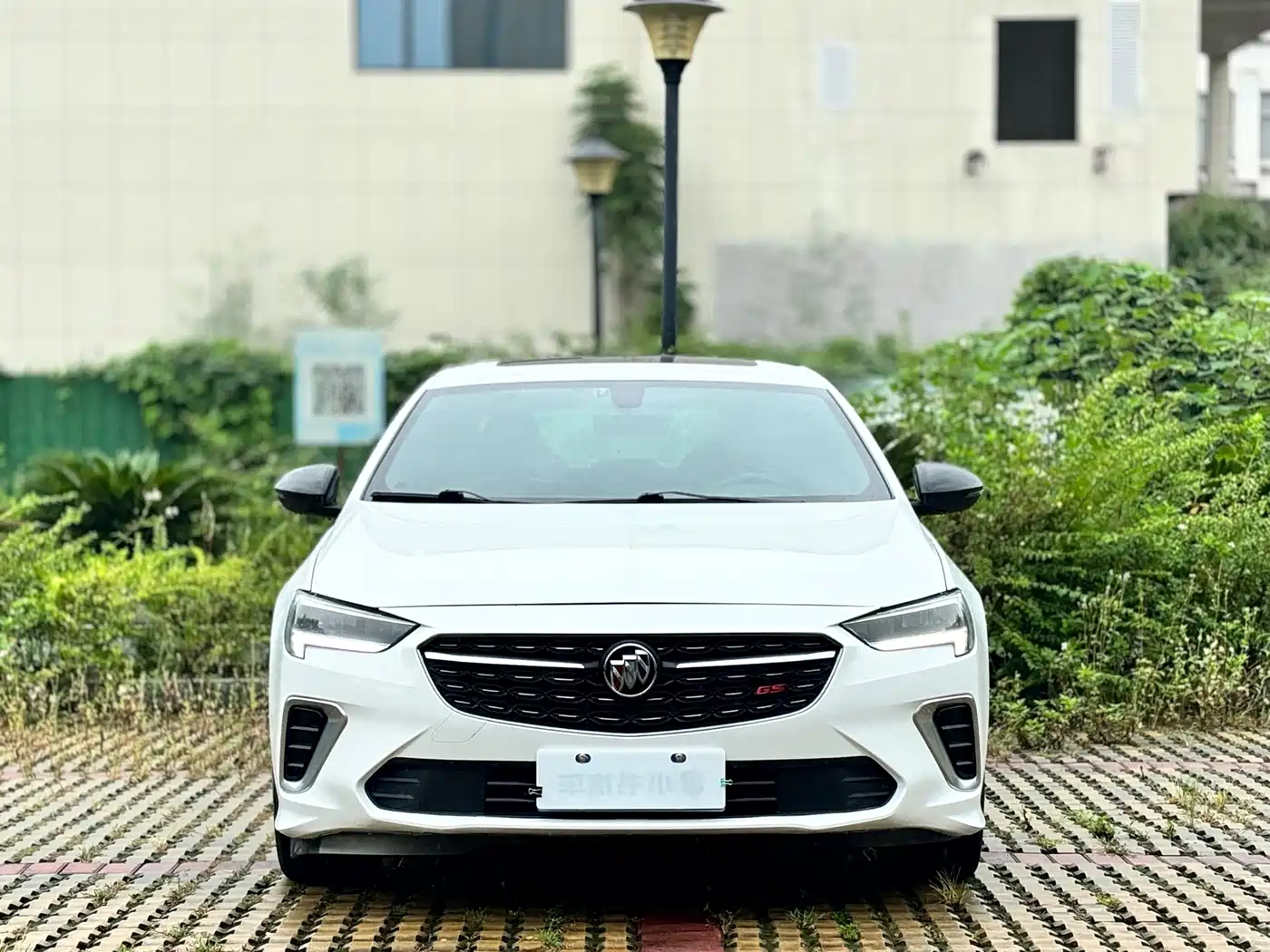 Photo 3 - Buick Regal