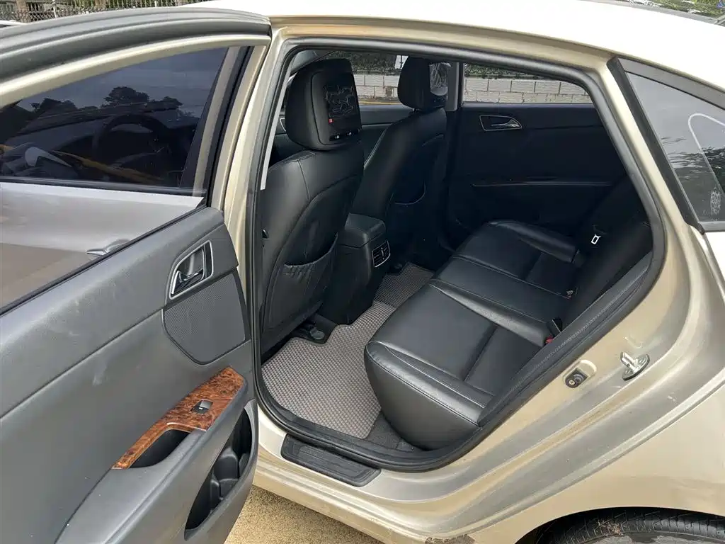 Hyundai Mistra 2014 1.8L Auto Premium DLX фото 5