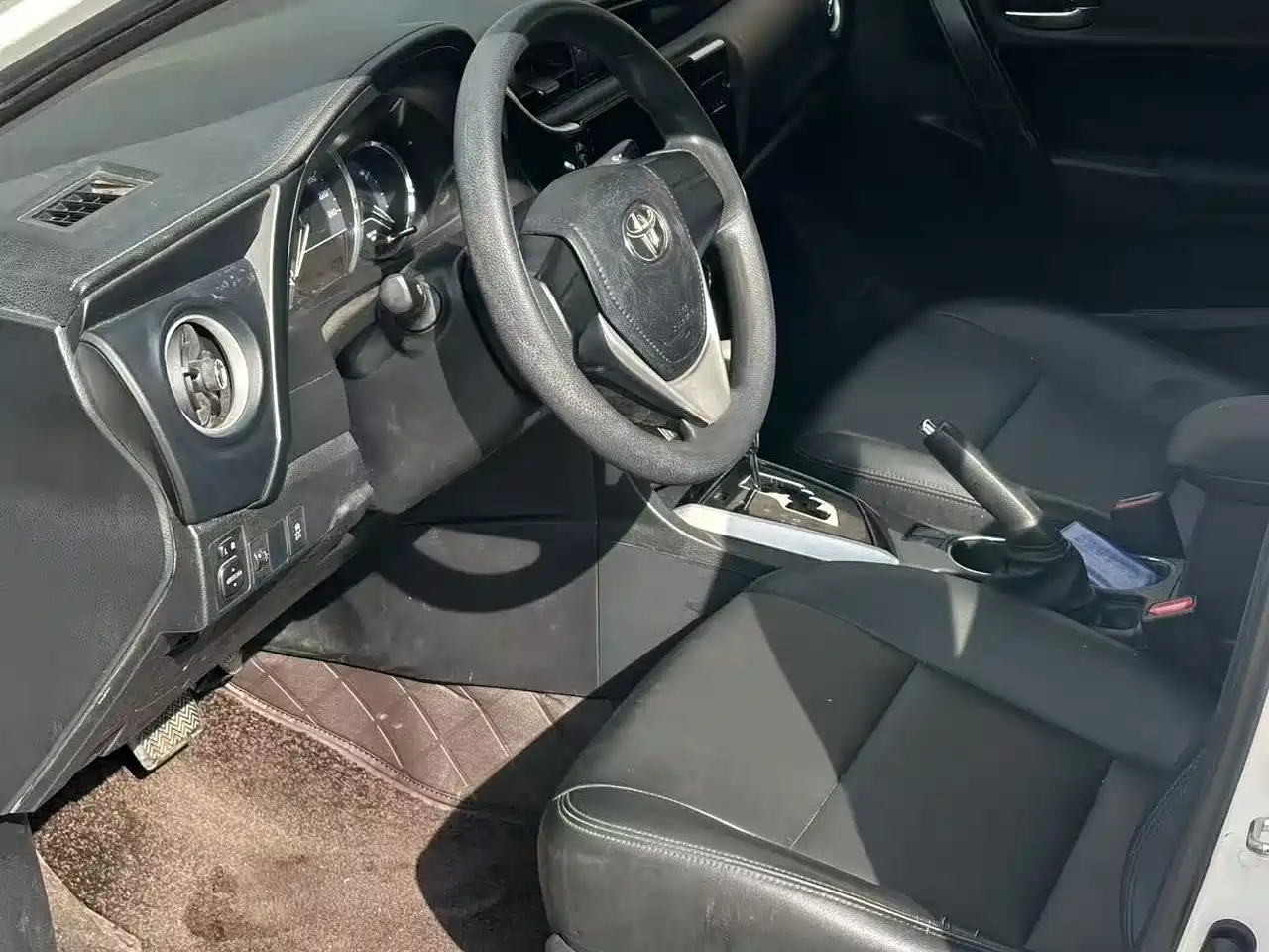 Toyota Corolla 2017 Facelift 1.2T S-CVT GL фото 7