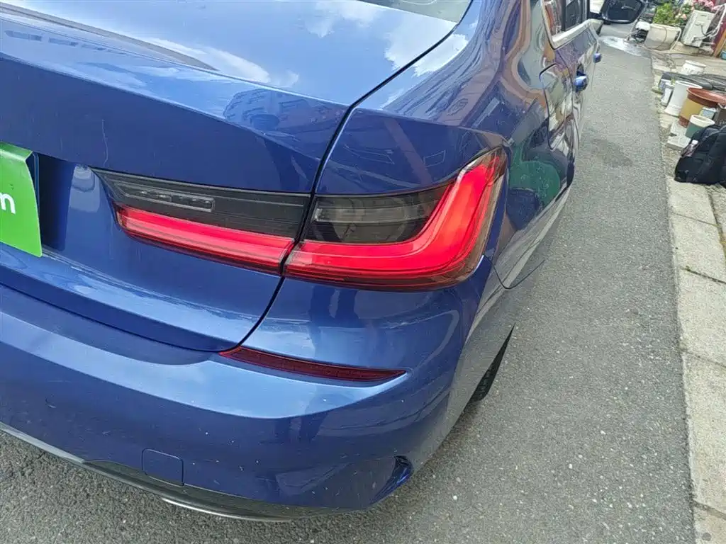 BMW 3-SERIES