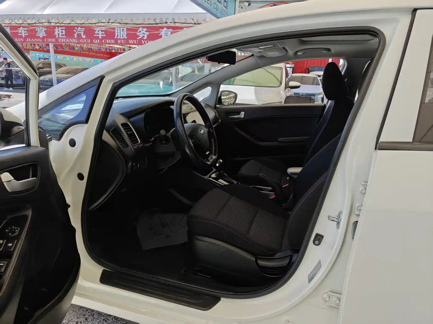 Kia K3 2017 1.6L Automatic 15th Anniversary Special GLS фото 4