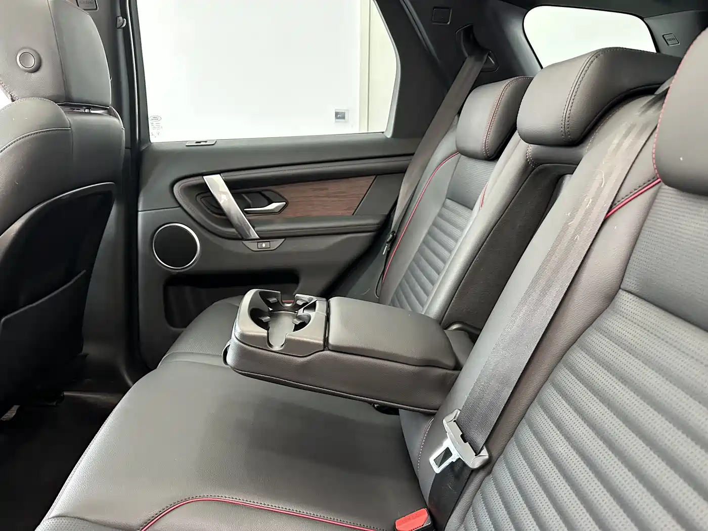 LAND ROVER DISCOVER SPORTS