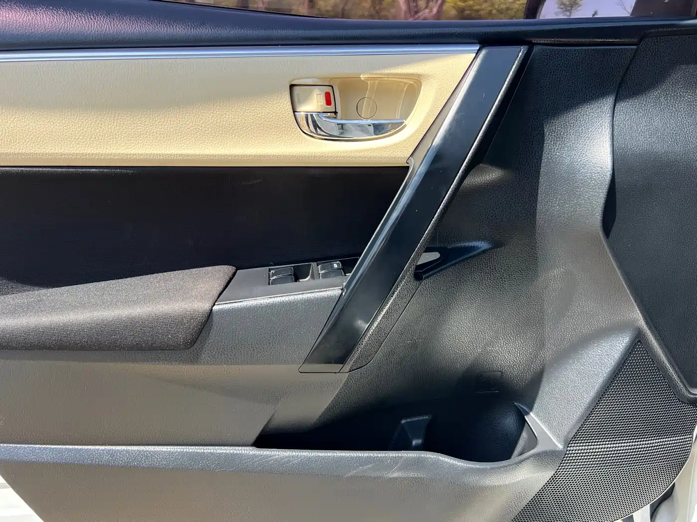 Toyota Corolla 2017 Facelift 1.2T S-CVT GL фото 15