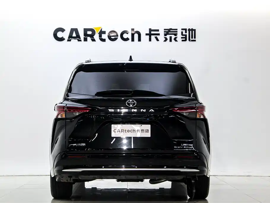 Toyota Sienna 2024 2.5L Hybrid 4WD Premium Edition фото 5