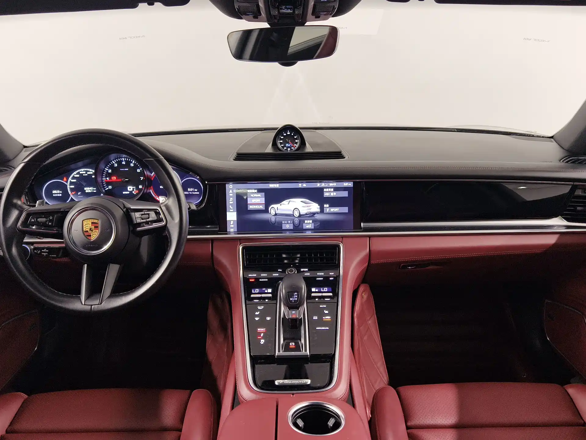 Photo 9 - Porsche Panamera
