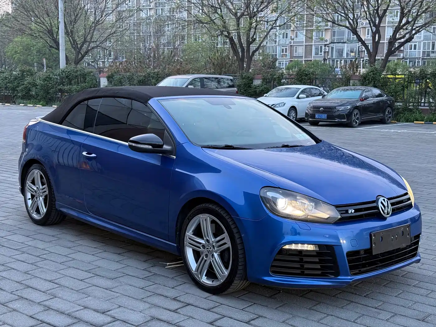 Volkswagen Golf (Import) 2014 2.0TSI R Convertible Edition фото 9