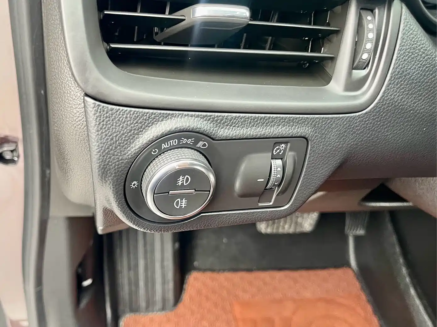 Buick Envision Plus 2019 28T AWD Elite Model China VI фото 6