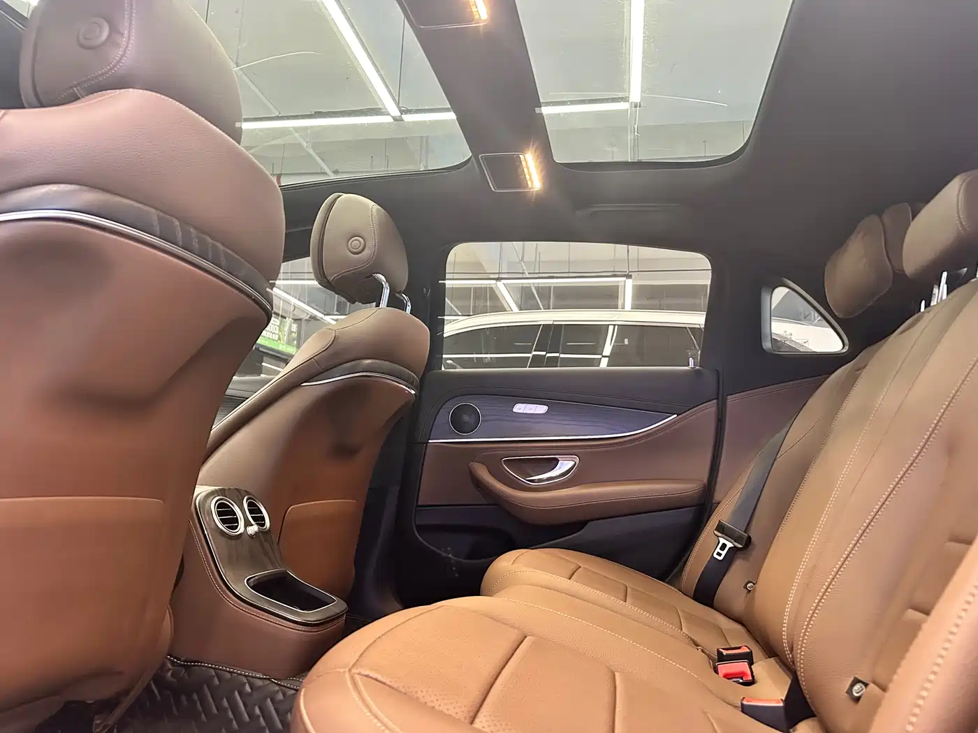 Mercedes-Benz E-Class 2021 E 300 L Sport Fashion фото 14