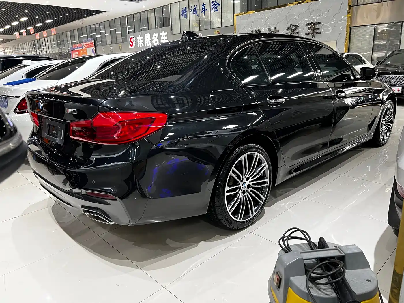 BMW 5 Series 2018 530Li Leading M Sport Package фото 11