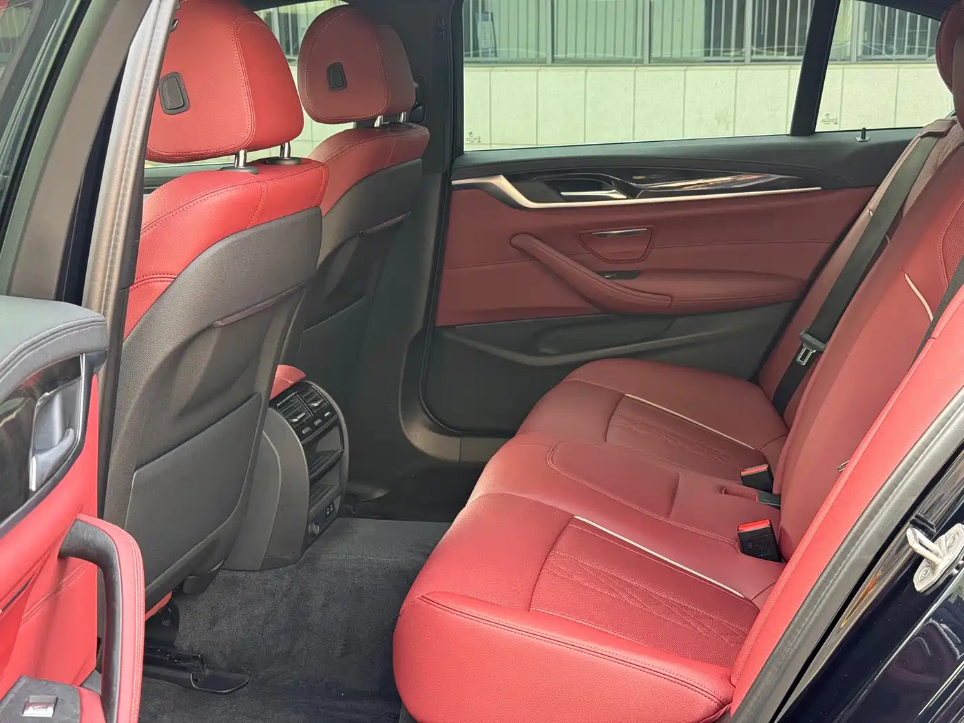 BMW 5 Series 2021 525Li M Sport Package фото 9